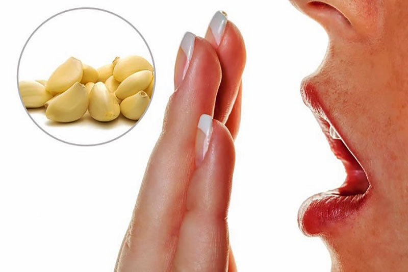 ۵ راهکار برای از بین بردن بوی بد سیر از دهان