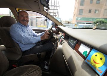 حضور ابراهیم دهباشی خوش اخلاق ترین راننده تاکسی ایران در حالا خورشید