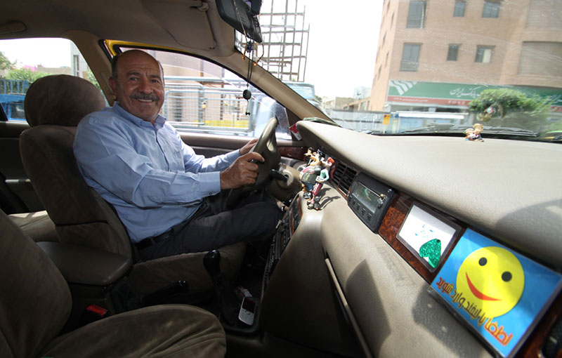 حضور ابراهیم دهباشی خوش اخلاق ترین راننده تاکسی ایران در حالا خورشید