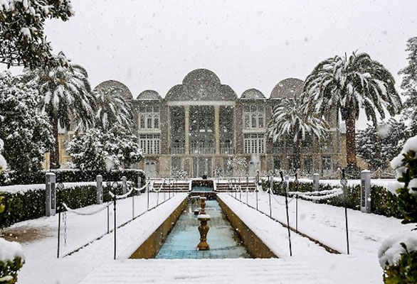 برف-در-باغ-ارم-شیراز
