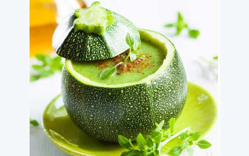 طرز تهیه سوپ اسفناج و کدو سبز+ استاک سبزیجات