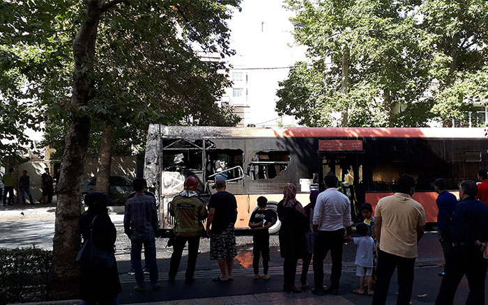 عکس آتش گرفتن اتوبوس میدان رسالت تهران